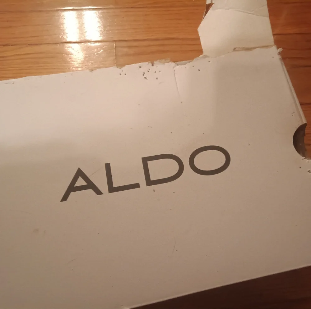 A pair of Aldo heels - Picture 2 of 9